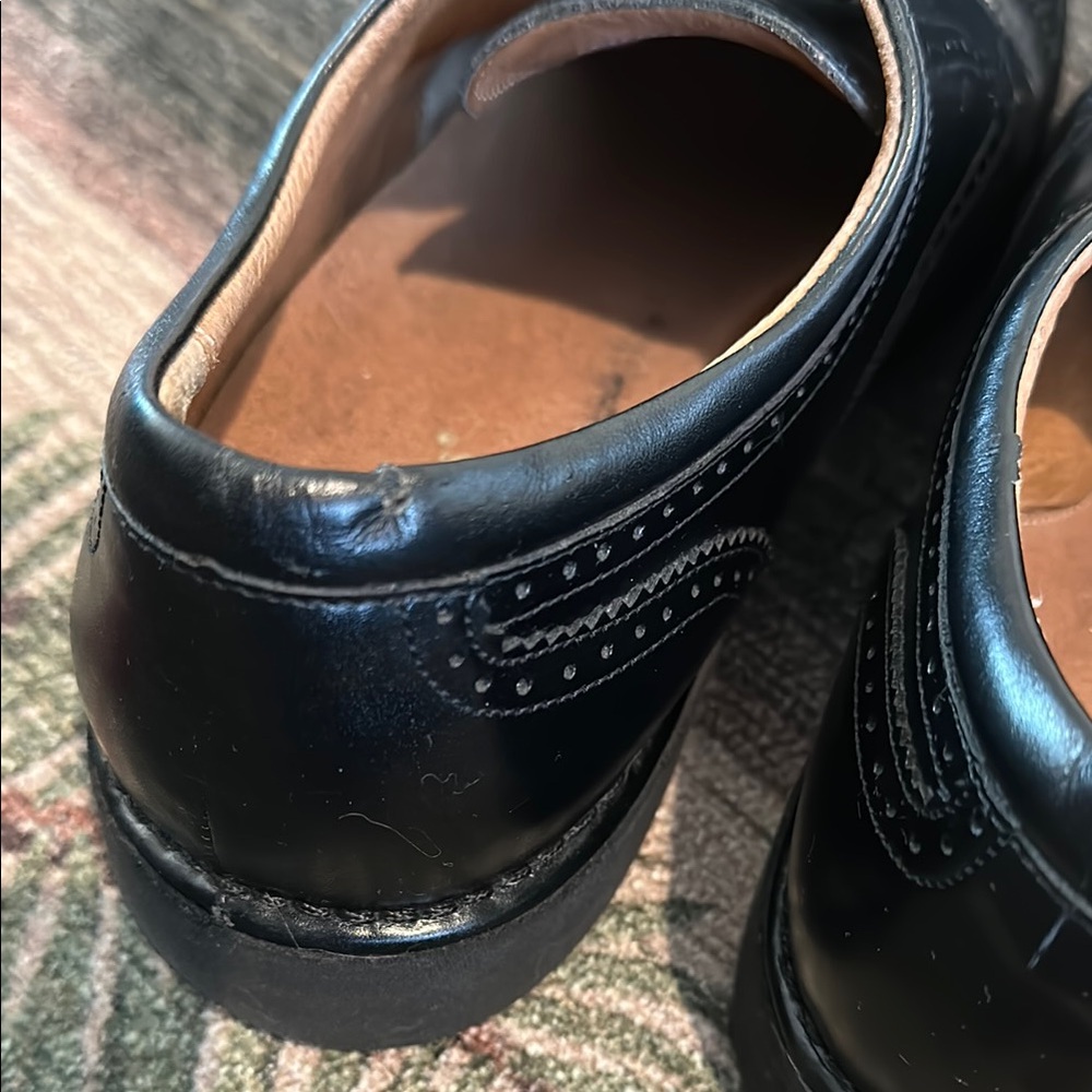 Black Leather Oxford Shoes with Polished Finish - Picture 5 of 5